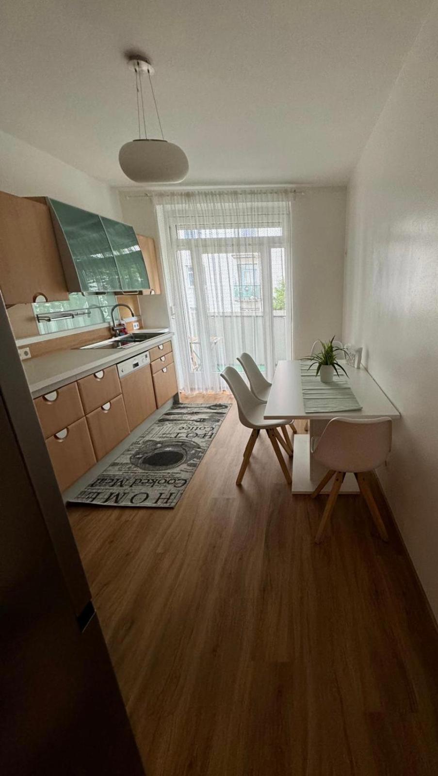 Sunny And Elegant Apartament In Central Location Graz Exterior foto