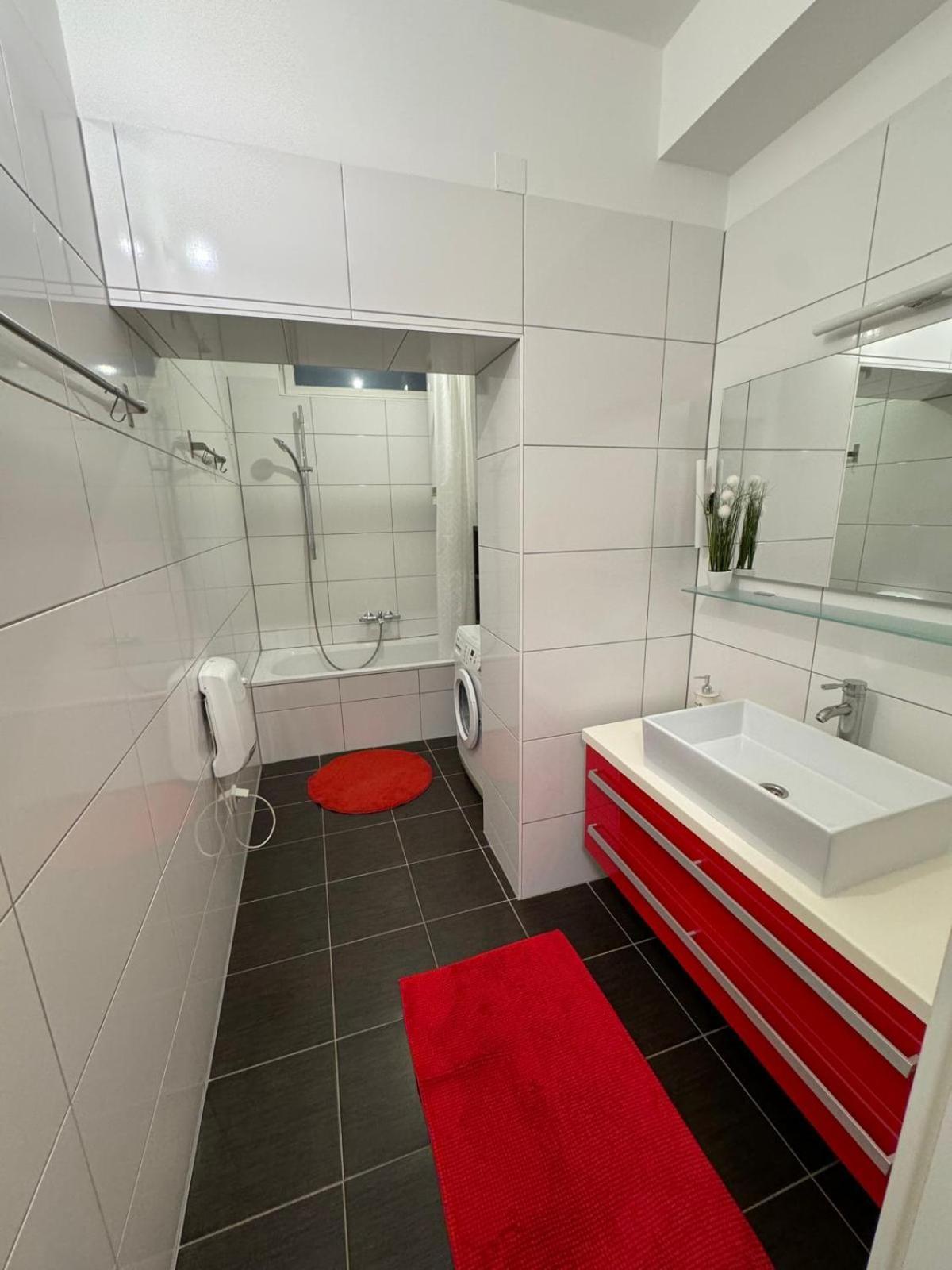 Sunny And Elegant Apartament In Central Location Graz Exterior foto